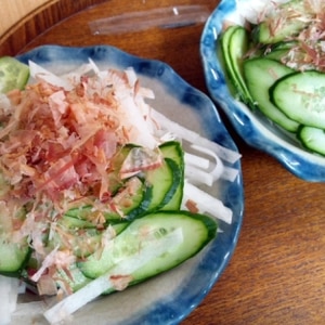 大根とキュウリとミョウガの簡単生野菜サラダ☆